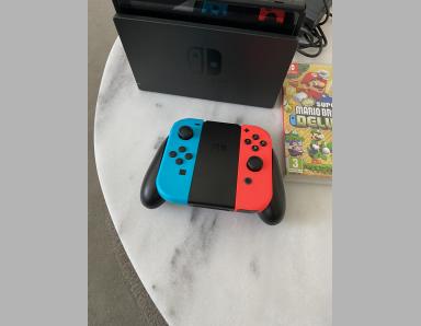 Nintendo Switch - photo 1